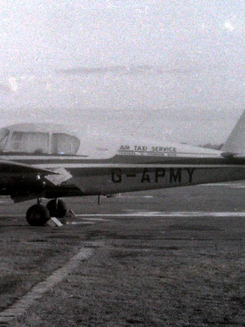 G-APMY - Twin-engine aircraft