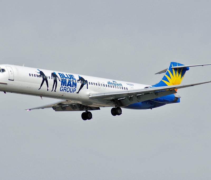 N405NV - Douglas