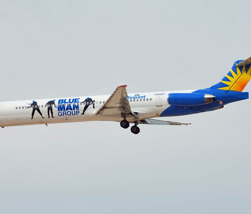 N405NV - Douglas