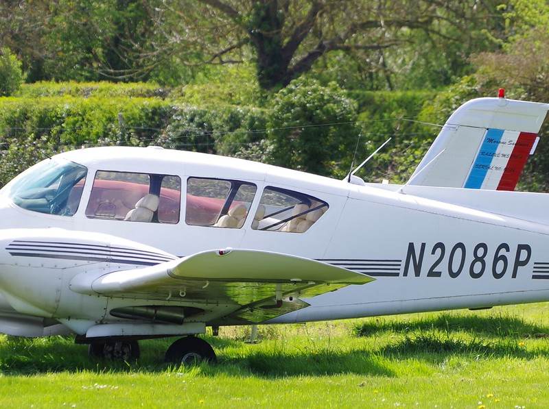 N2086P - Twin-engine aircraft