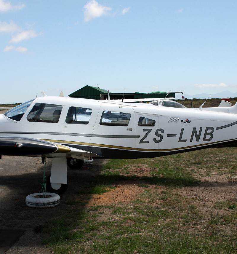 ZS-LNB - Piper