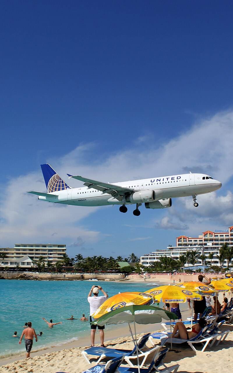 N406UA - Twin-engine aircraft