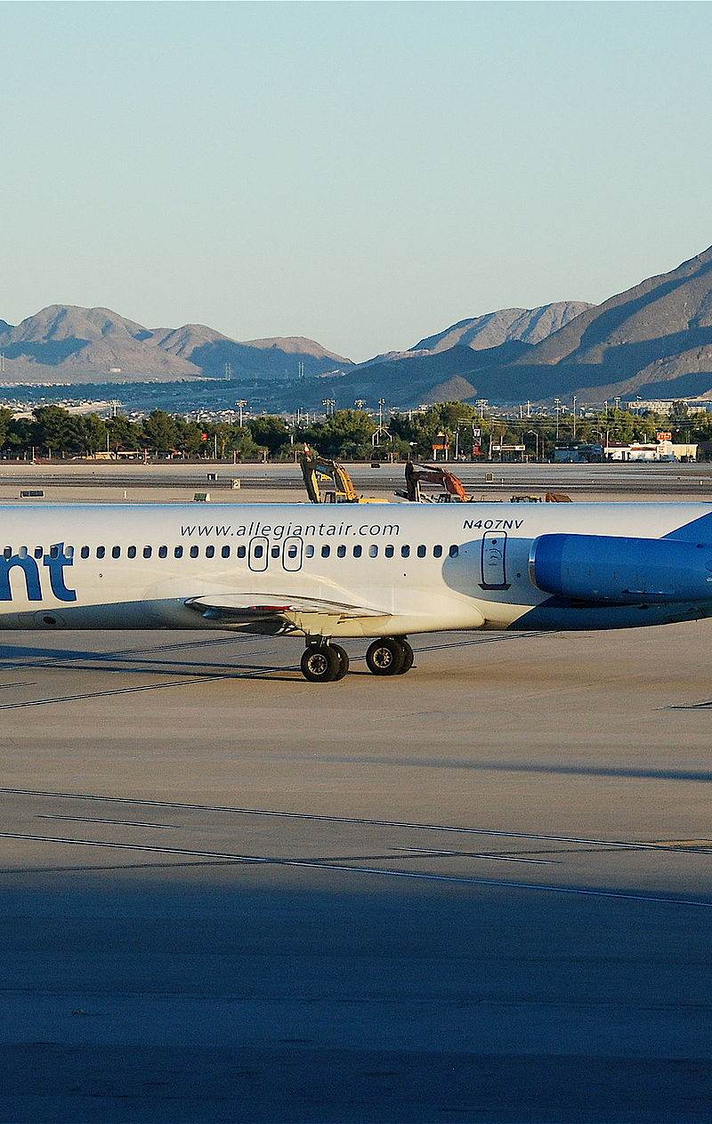 N407NV - Douglas