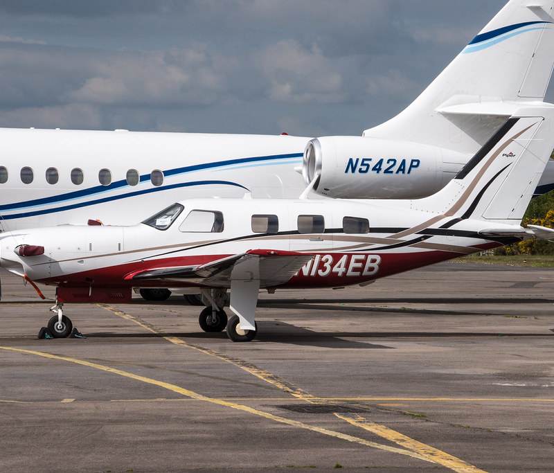 N134EB - Business jet