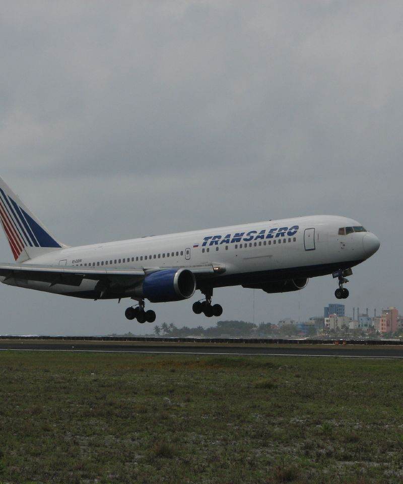 EI-DBW - Twin-engine aircraft