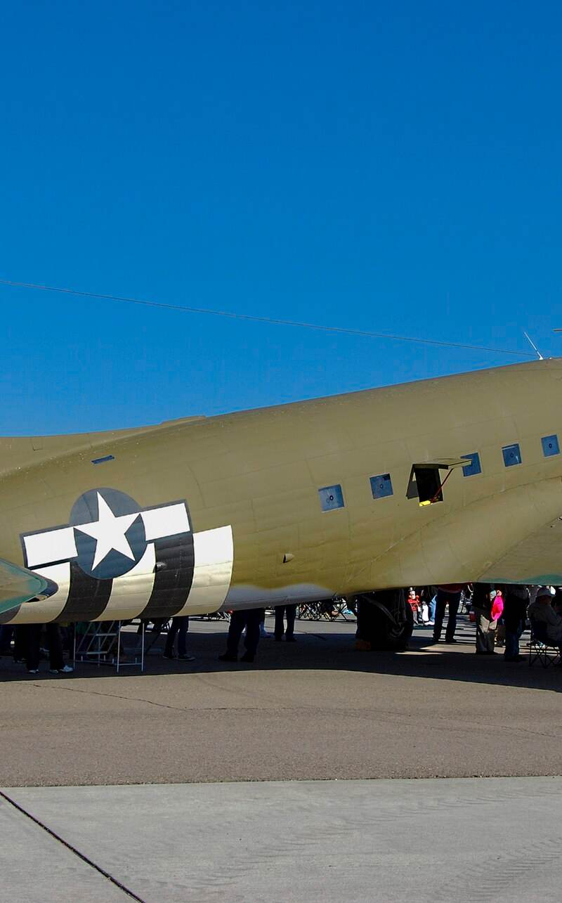 N47SJ - Douglas