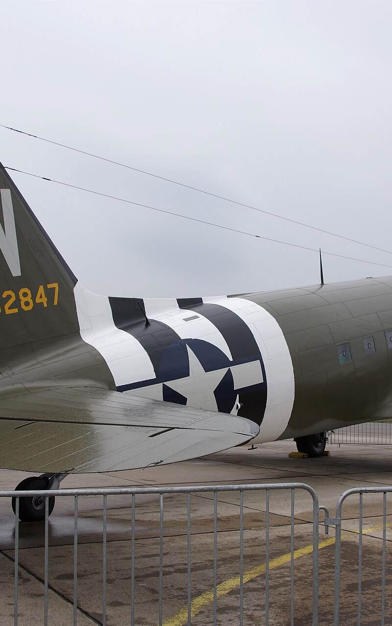 N47TB - Douglas