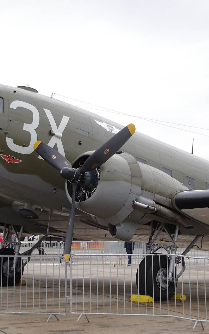 N47TB - Douglas