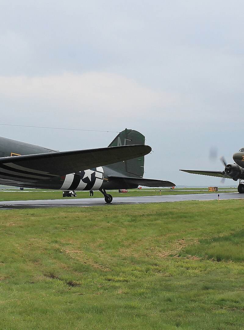  - Twin-engine aircraft