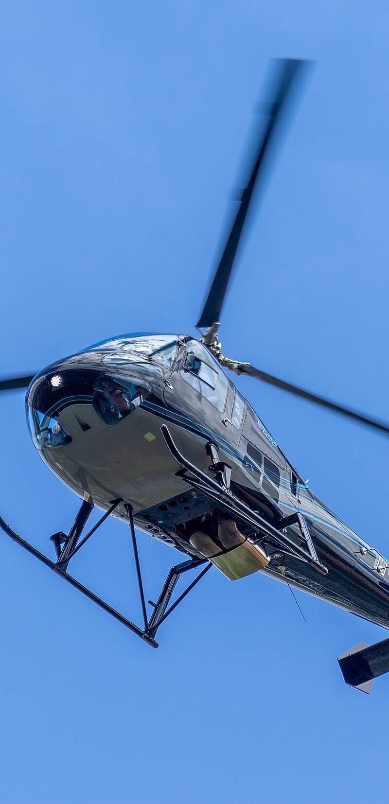 N48N - Helicopter