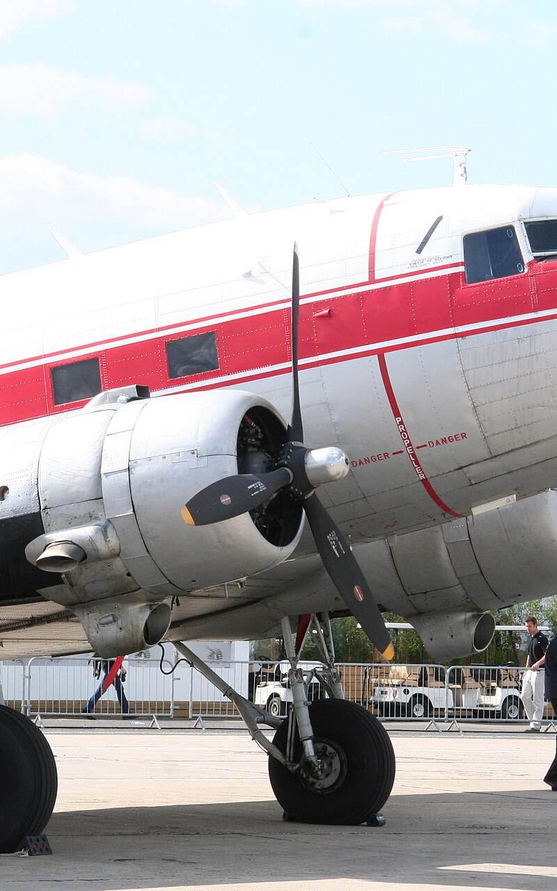N49AG - Douglas