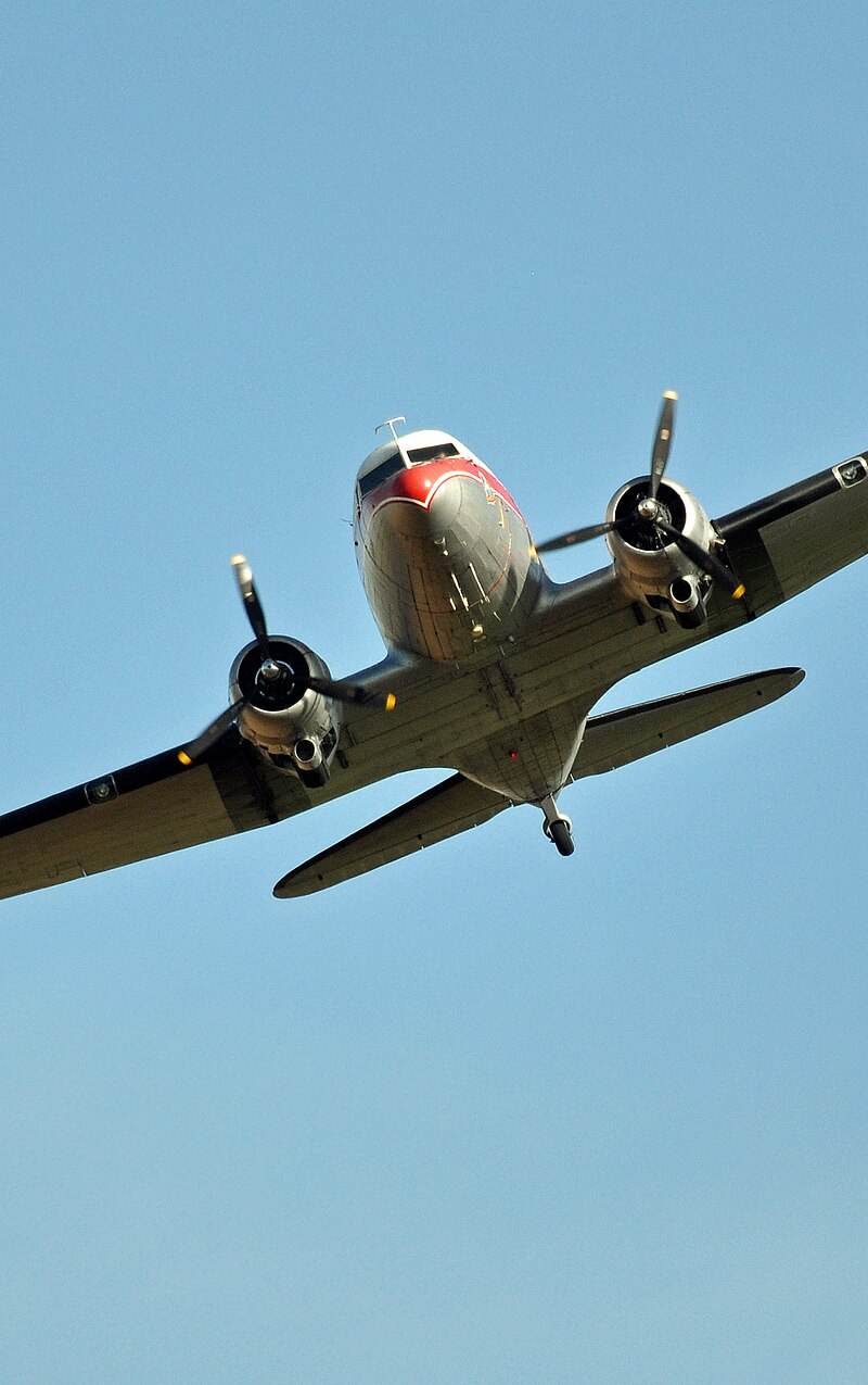 N49AG - Twin-engine aircraft