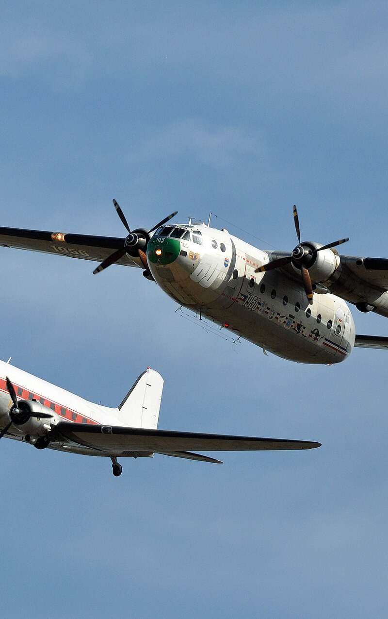 N49AG - Twin-engine aircraft