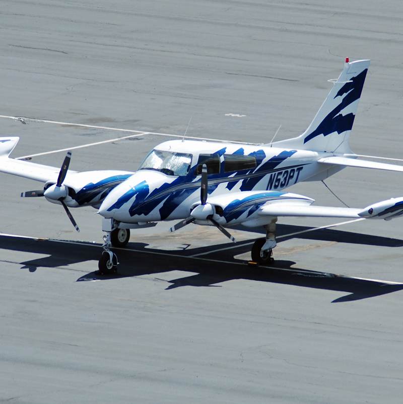N53PT - Twin-engine aircraft