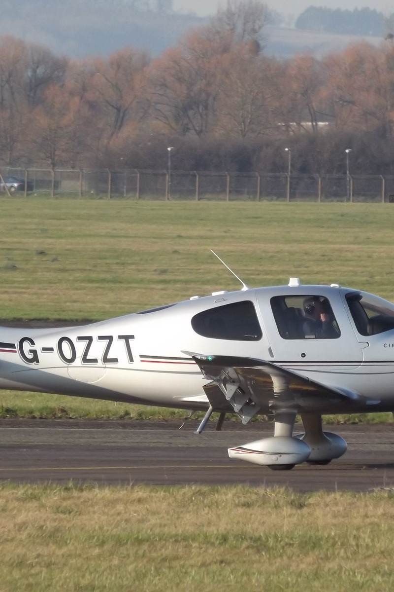 G-OZZT - Cirrus