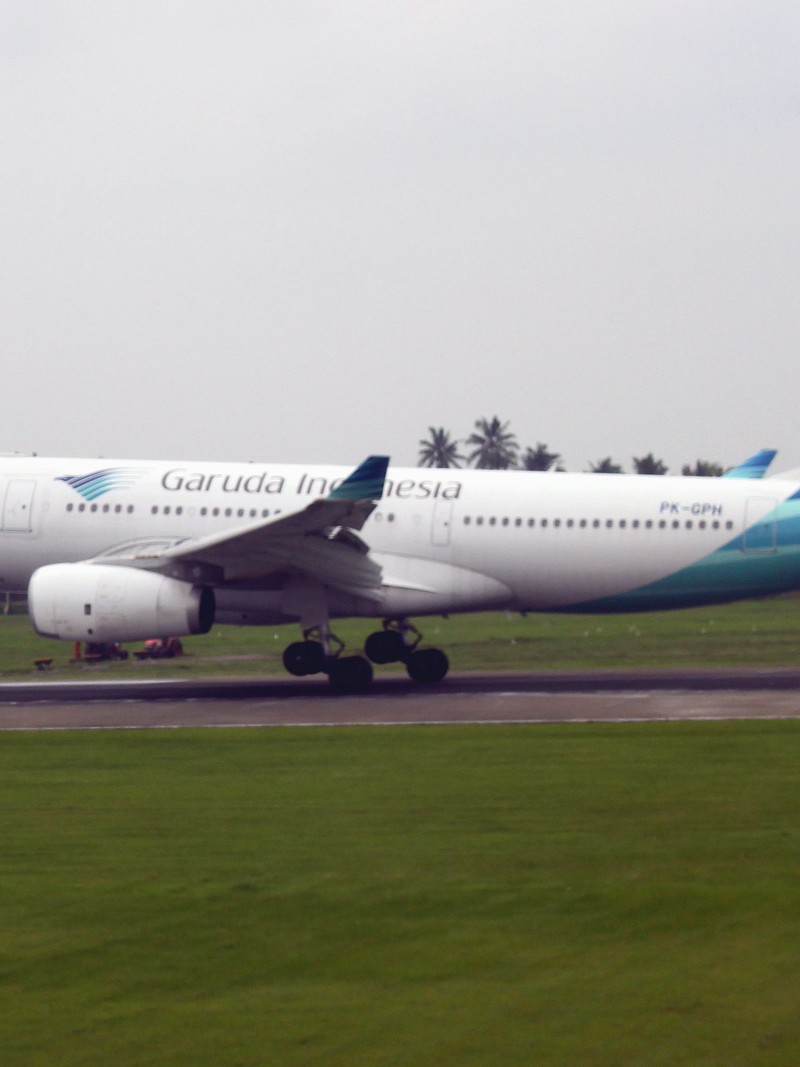 PK-GPH - Twin-engine aircraft
