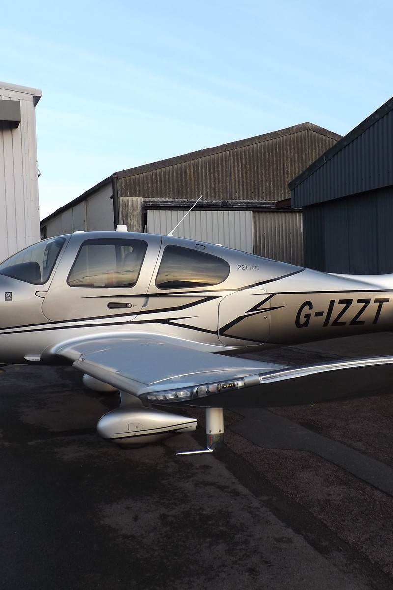 G-IZZT - Cirrus