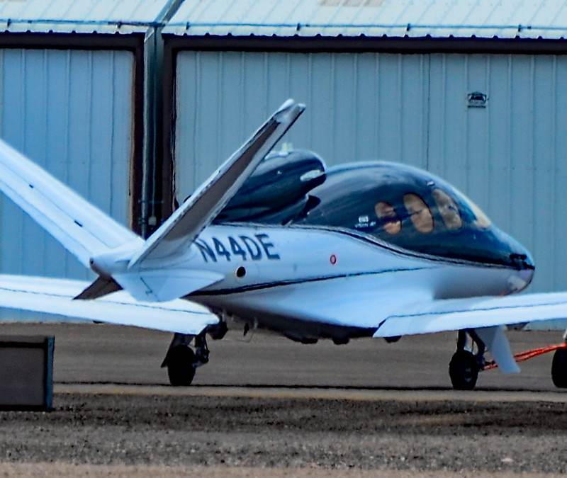 N44DE - Cirrus