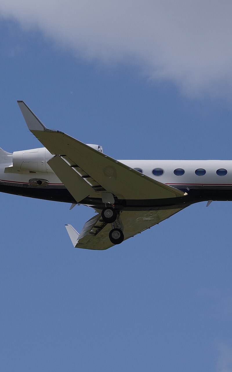 N59CF - Business jet