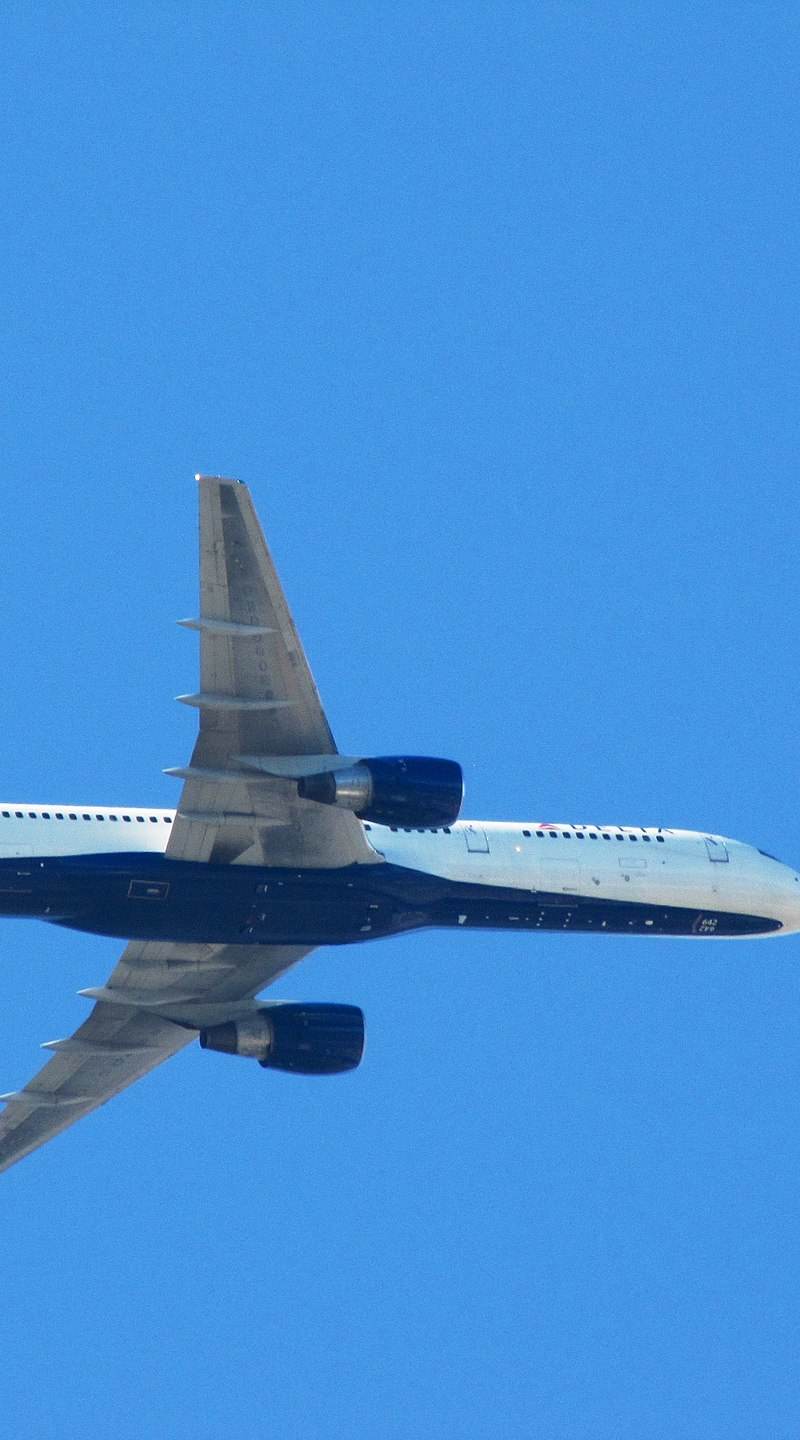 N642DL - Twin-engine aircraft
