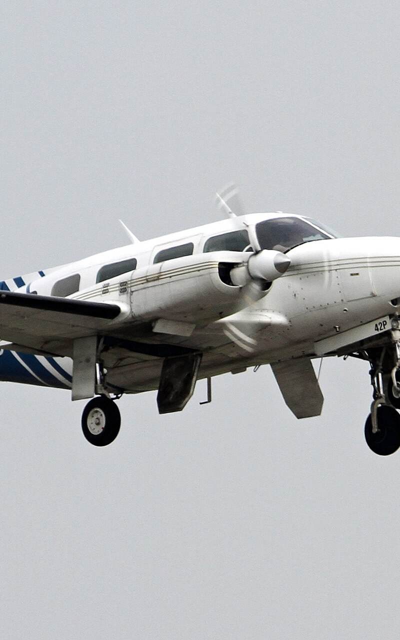 N642P - Twin-engine aircraft