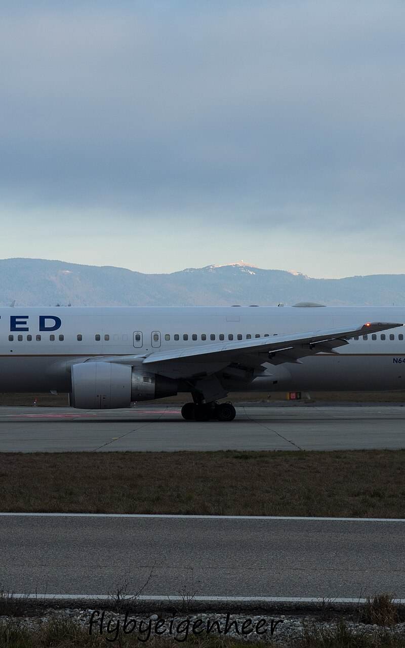 N642UA - Boeing
