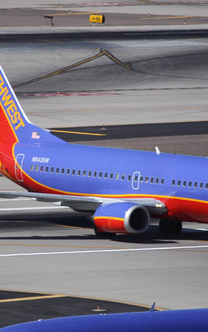 N643SW - Twin-engine aircraft