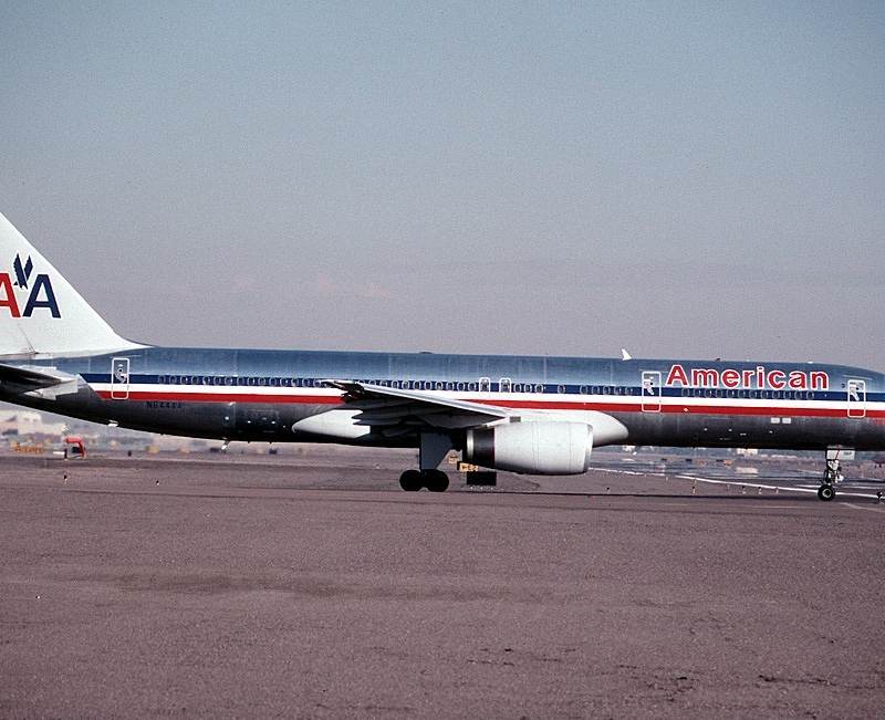 N644AA - Boeing