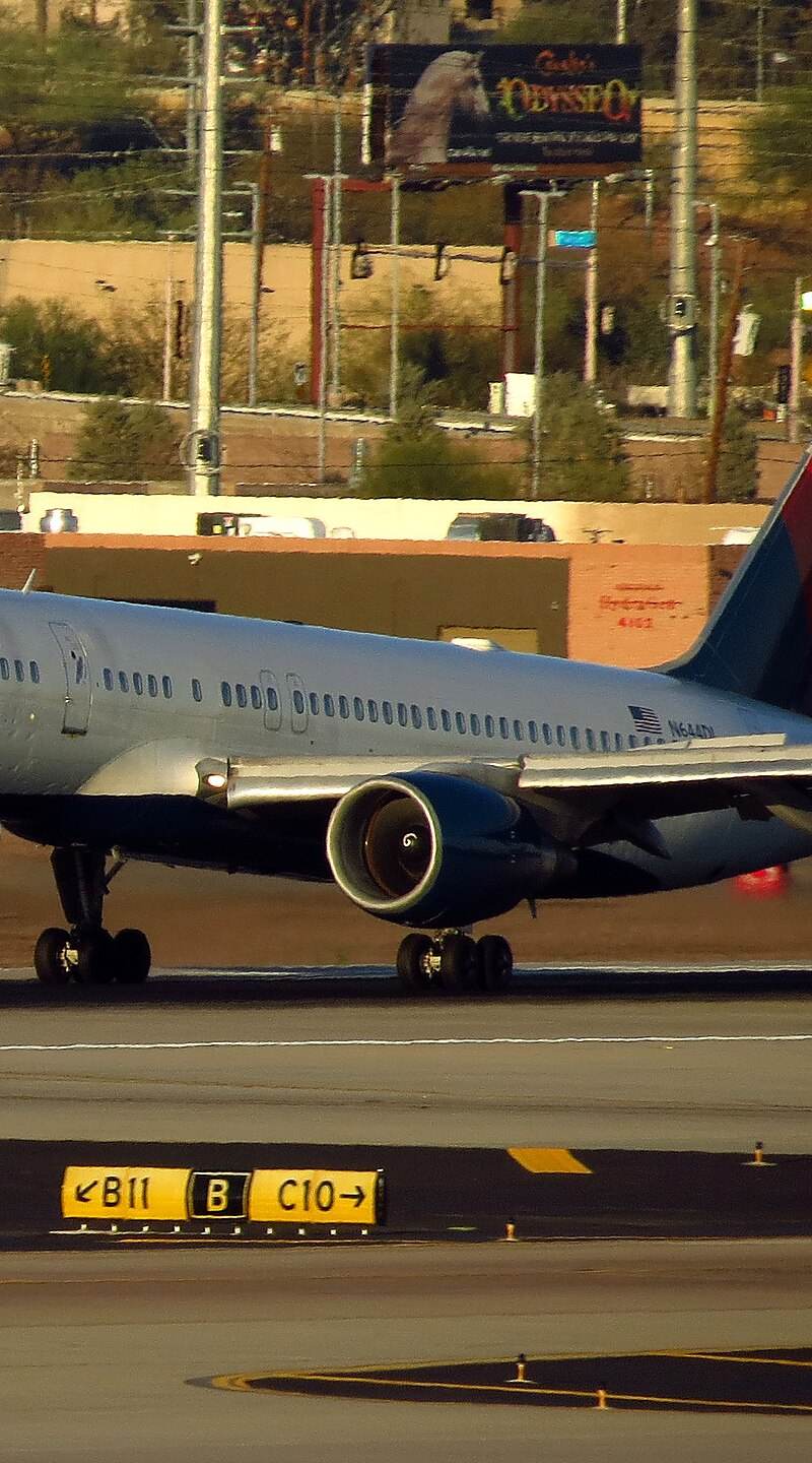 N644DL - Twin-engine aircraft