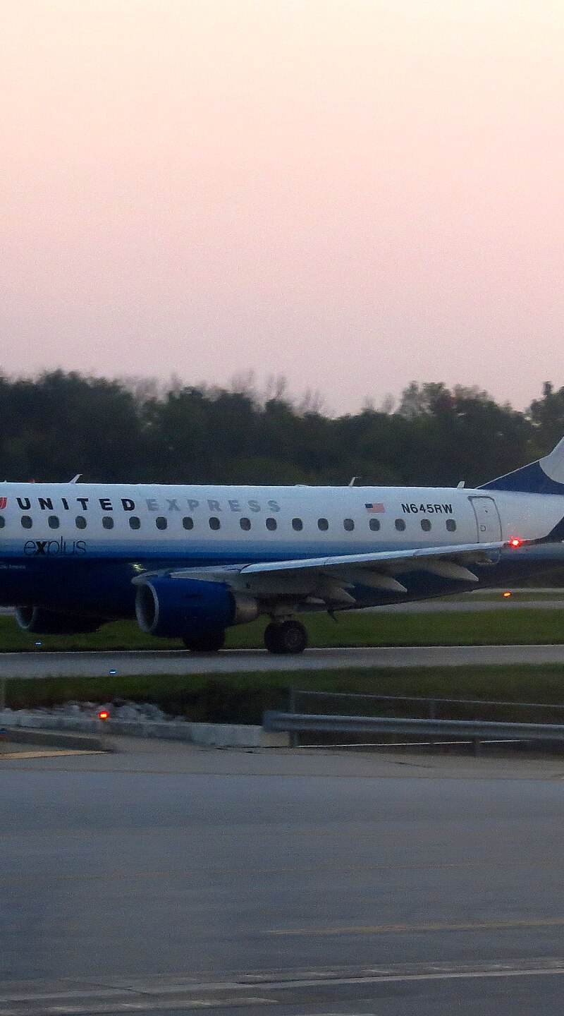 N645RW - Twin-engine aircraft