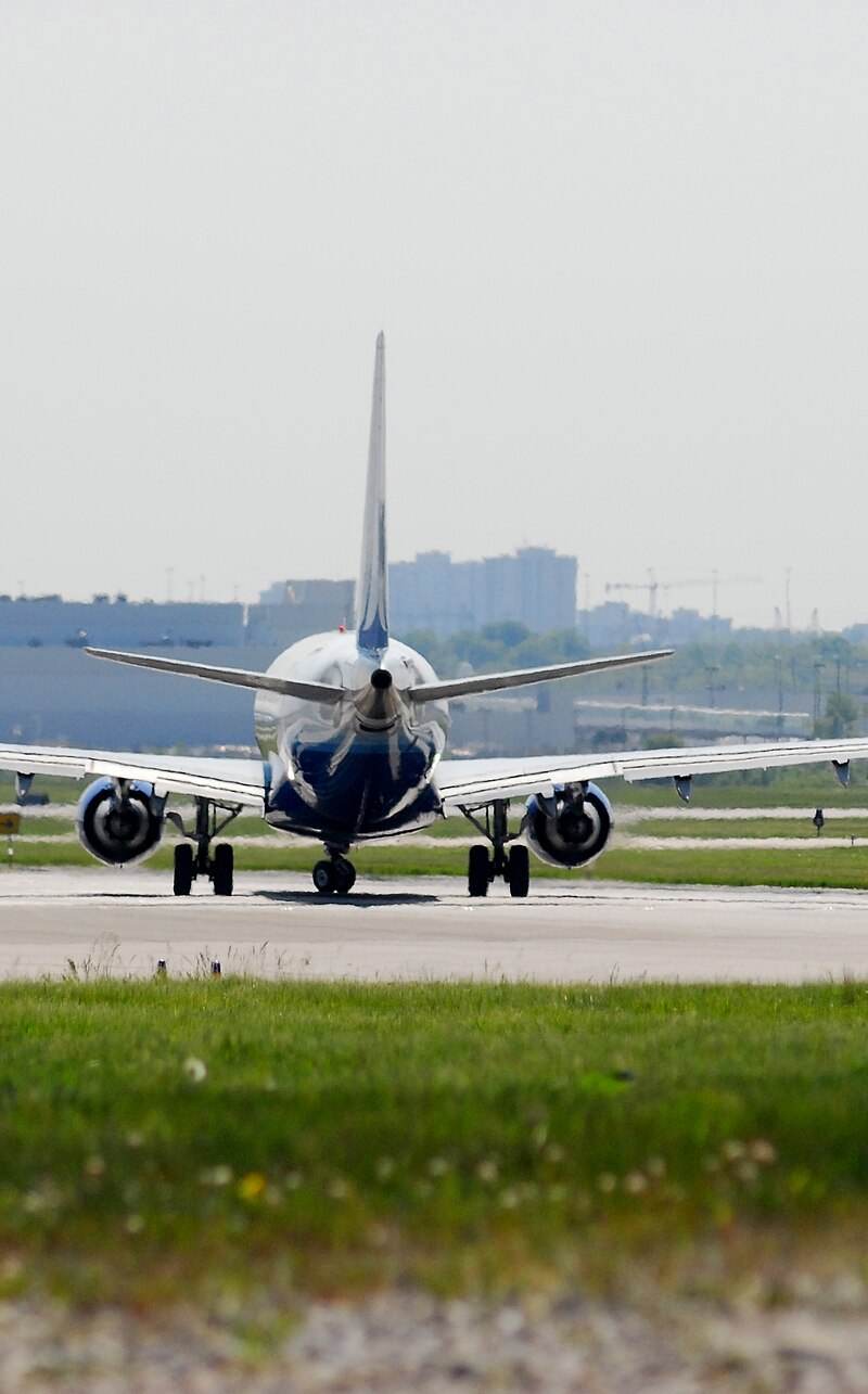 N646RW - Twin-engine aircraft