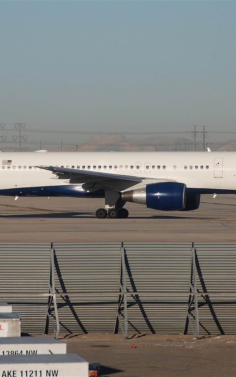 N647DL - Twin-engine aircraft