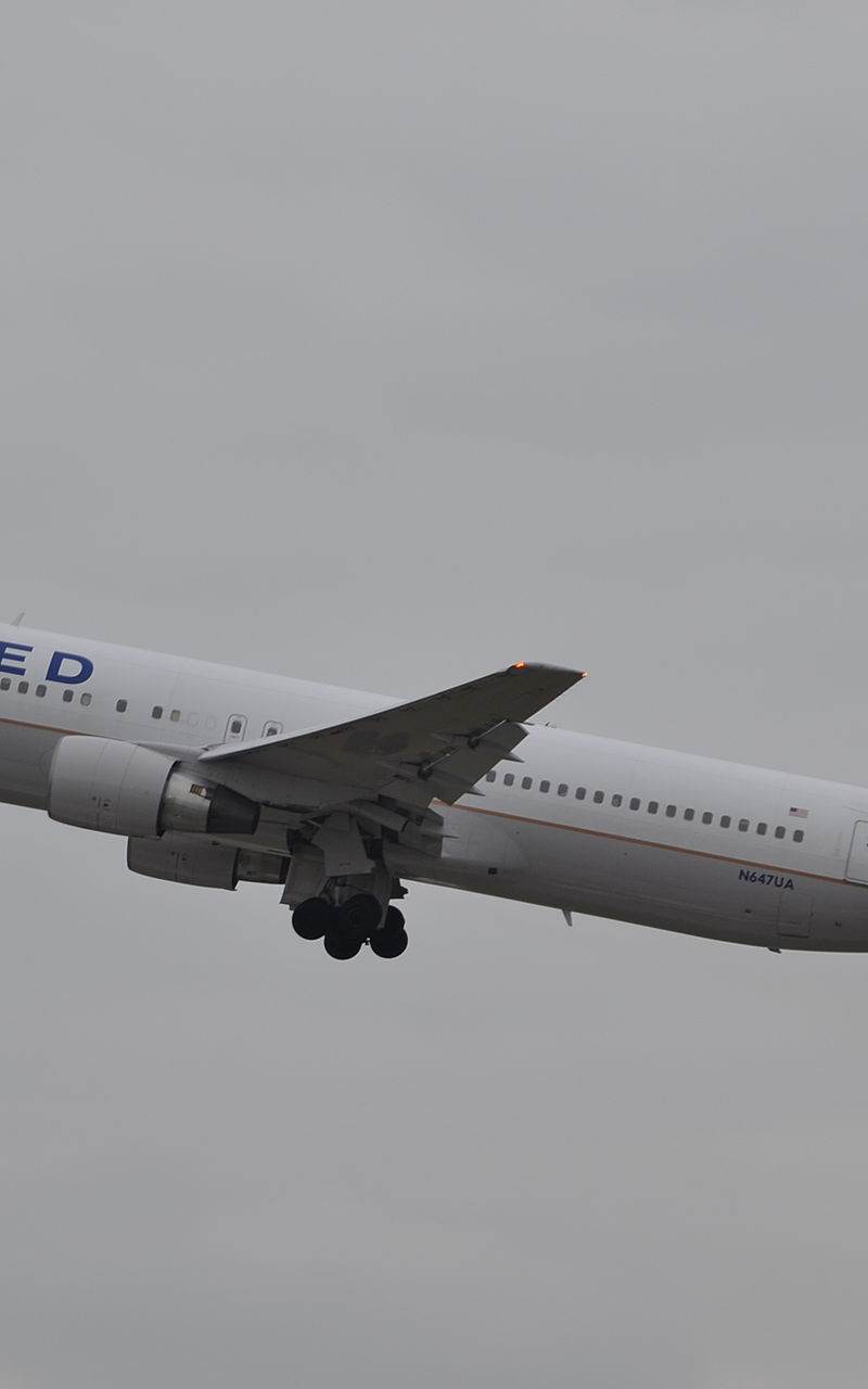 N647UA - Boeing