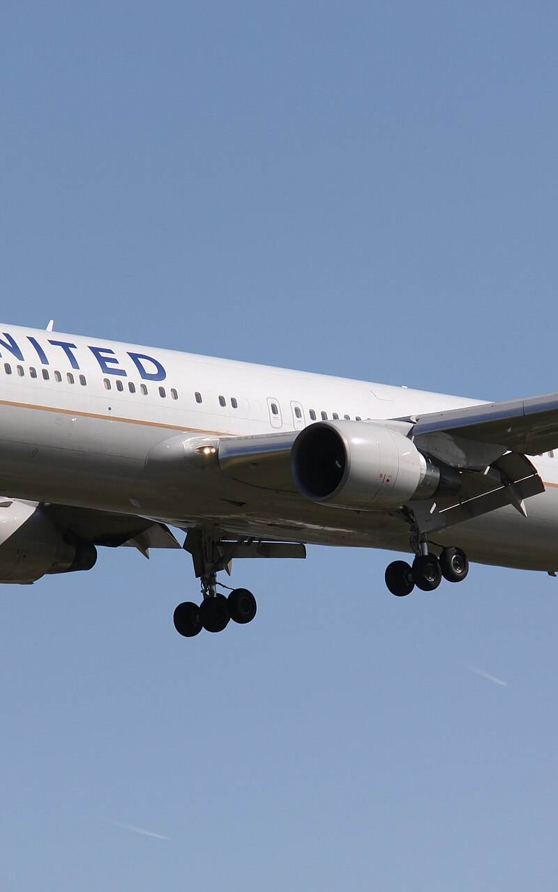 N647UA - Boeing