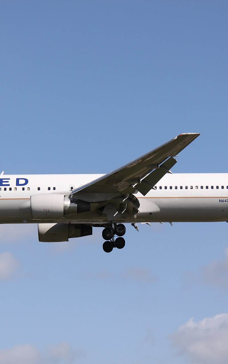 N647UA - Boeing