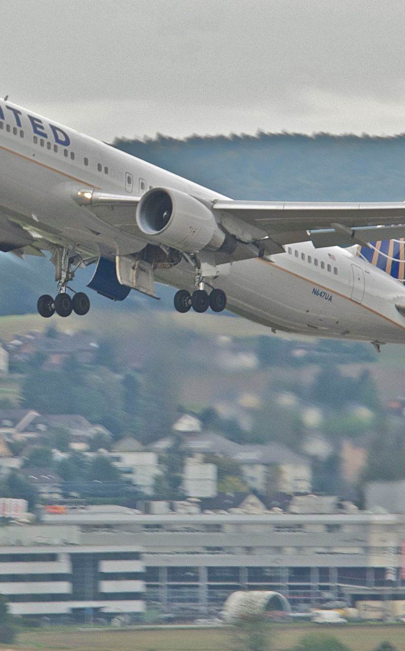N647UA - Boeing