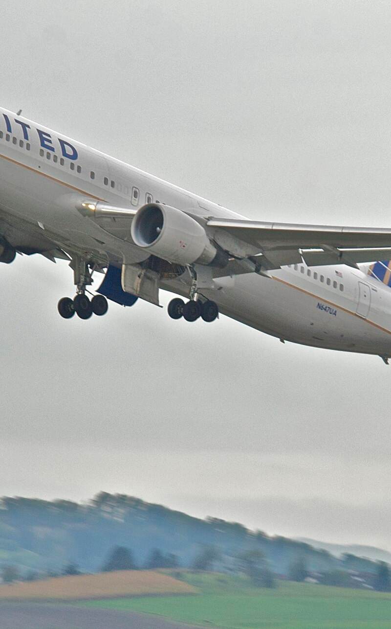N647UA - Boeing