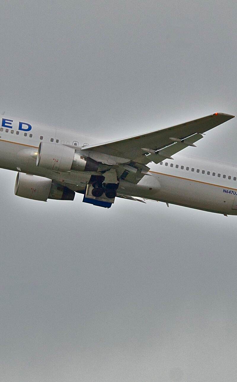 N647UA - Boeing