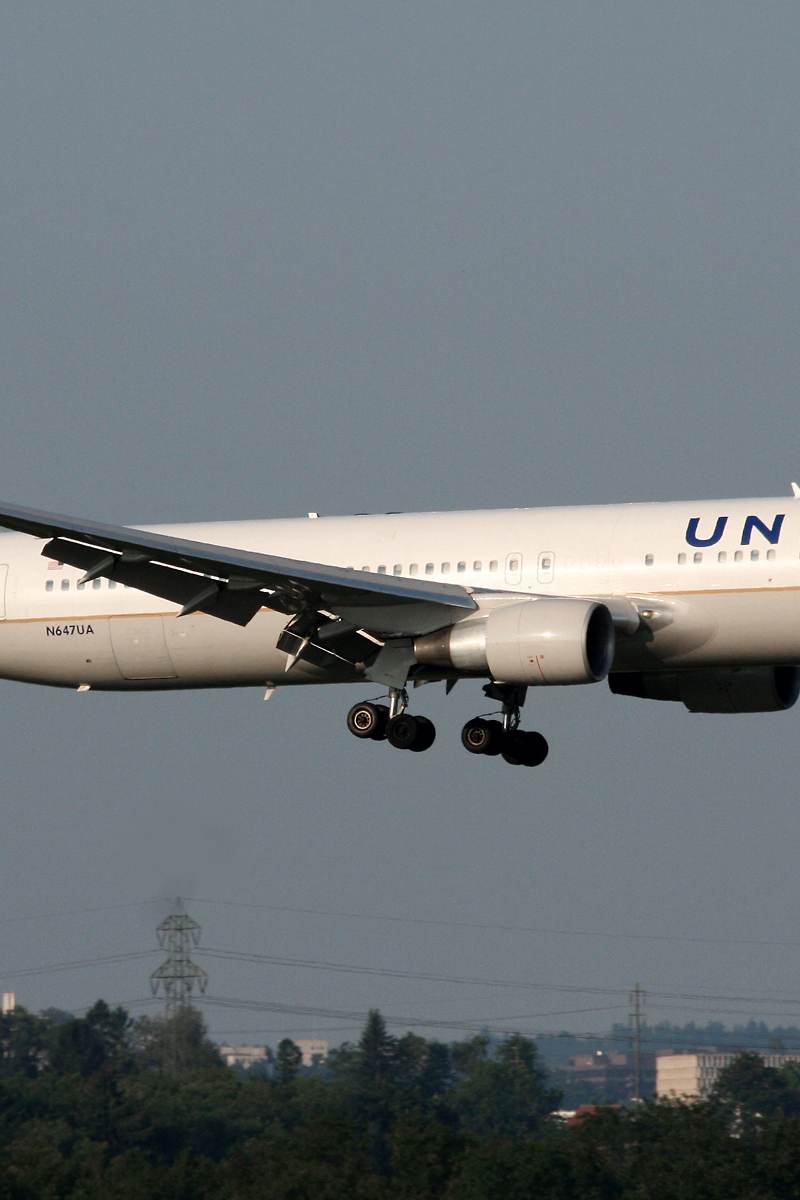 N647UA - Boeing