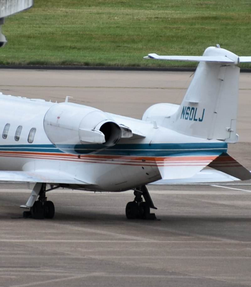 N60LJ - Business jet