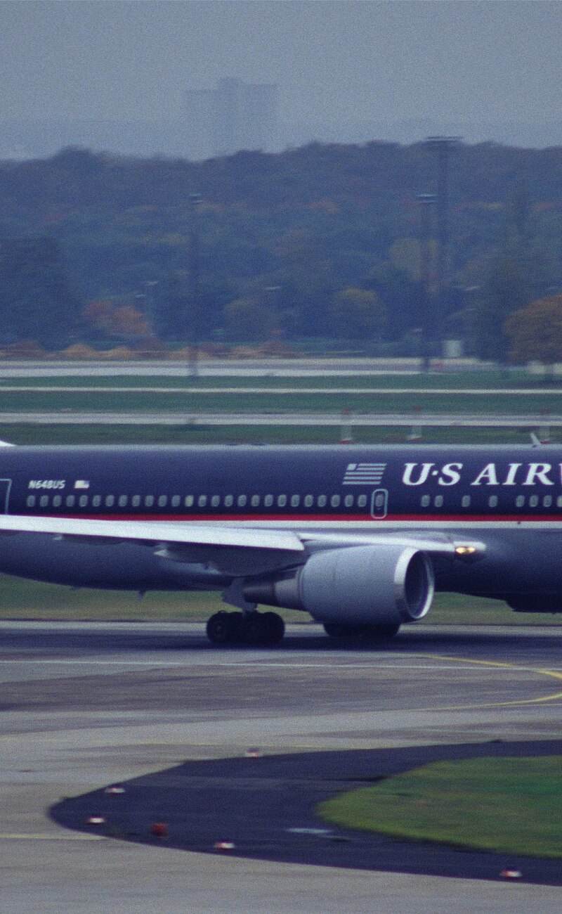 N648US - Twin-engine aircraft