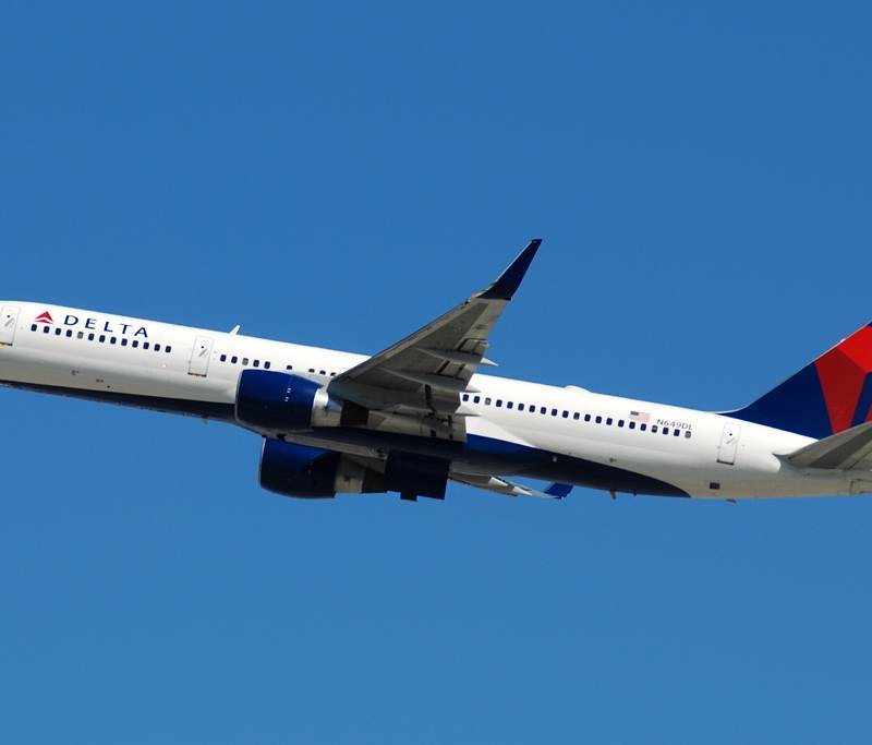 N649DL - Twin-engine aircraft
