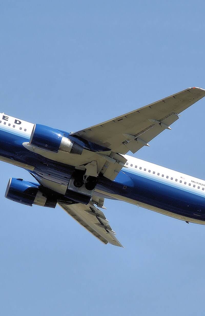 N649UA - Twin-engine aircraft