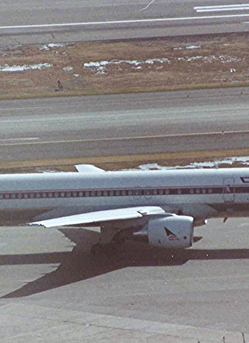 N651DL - Twin-engine aircraft
