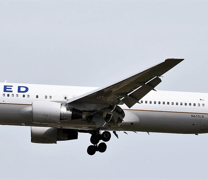 N651UA - Boeing