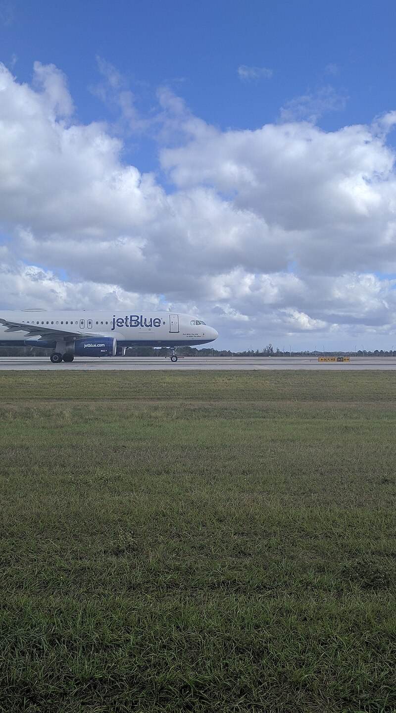 N652JB - Twin-engine aircraft