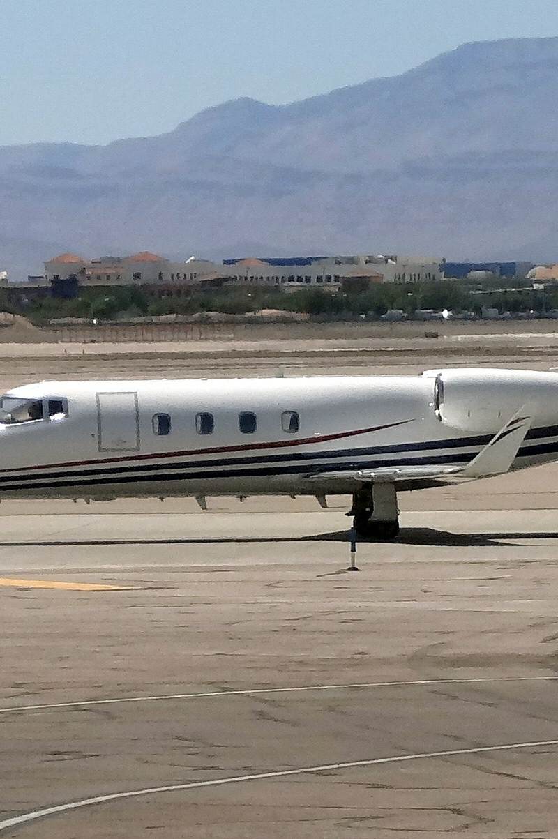 N61SJ - Business jet