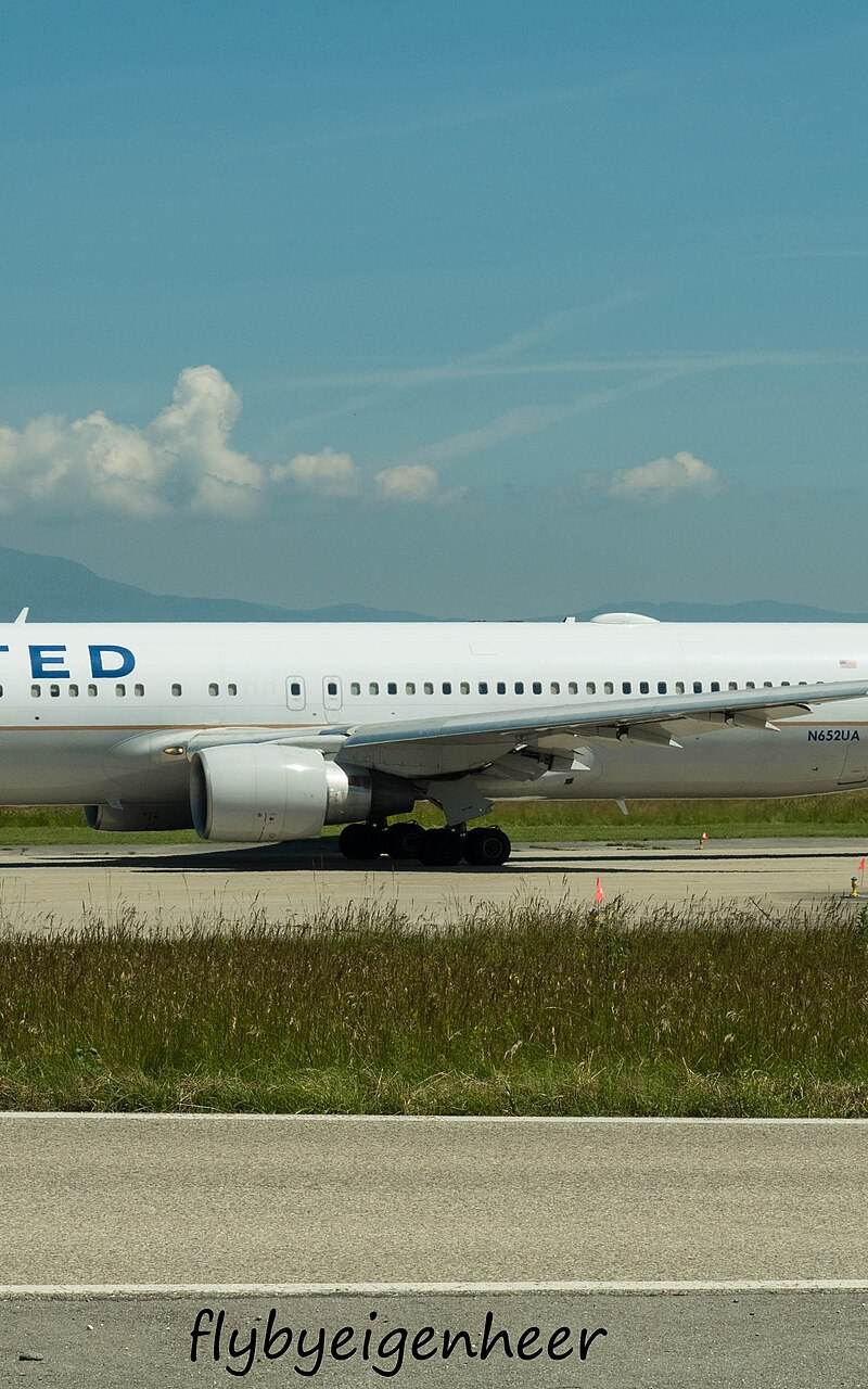 N652UA - Boeing