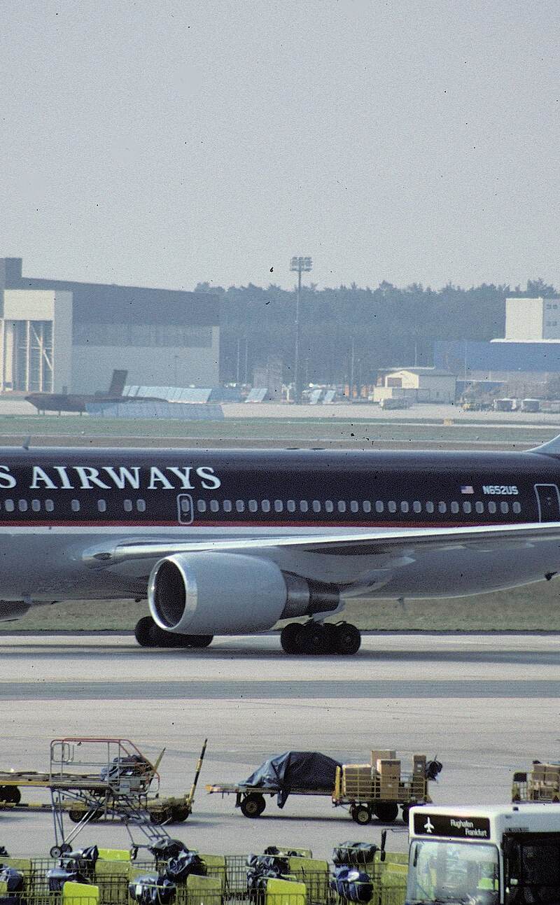 N652US - Twin-engine aircraft