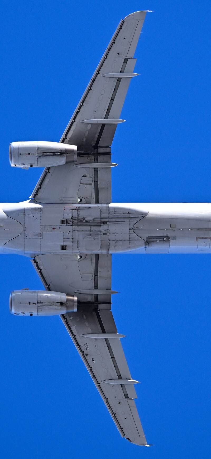 N653AW - Twin-engine aircraft